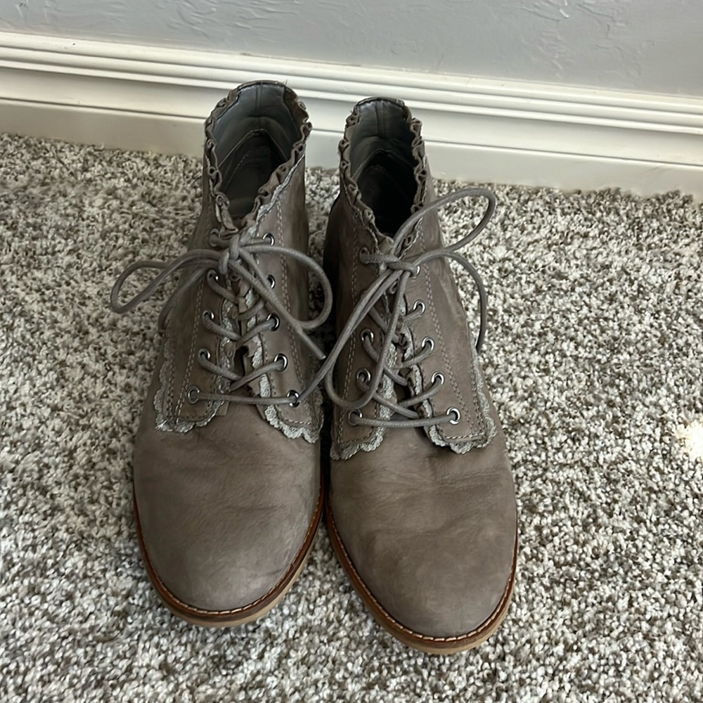 Gianni Bini lace up booties